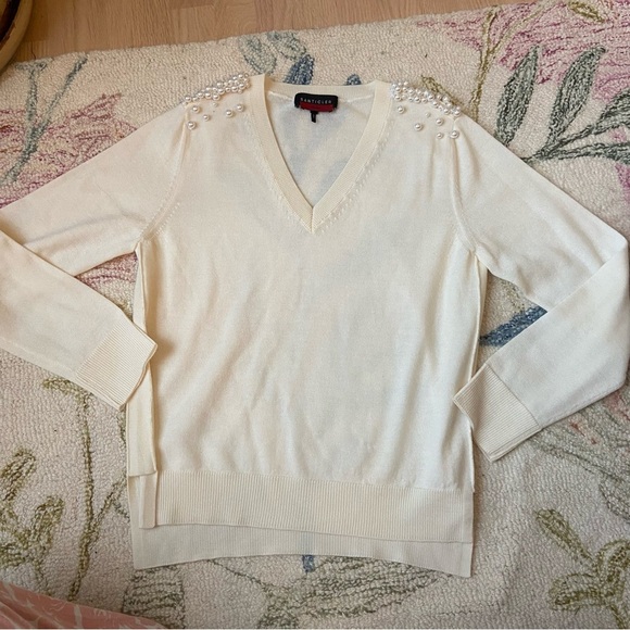 SANTICLER JULIA V-NECK PULLOVER WITH PEARL BEADING IN CREAM Sz 1 - Picture 2 of 9